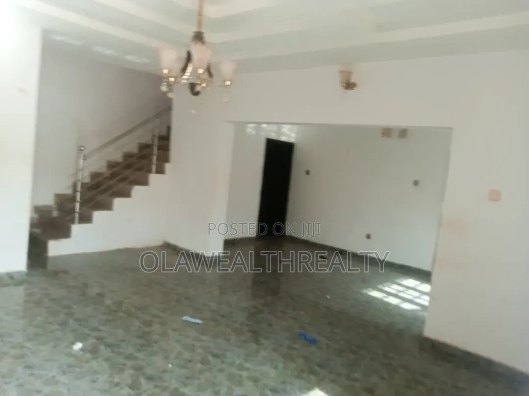4bdrm Duplex in Okebadan Estate, Akobo for rent in Akobo