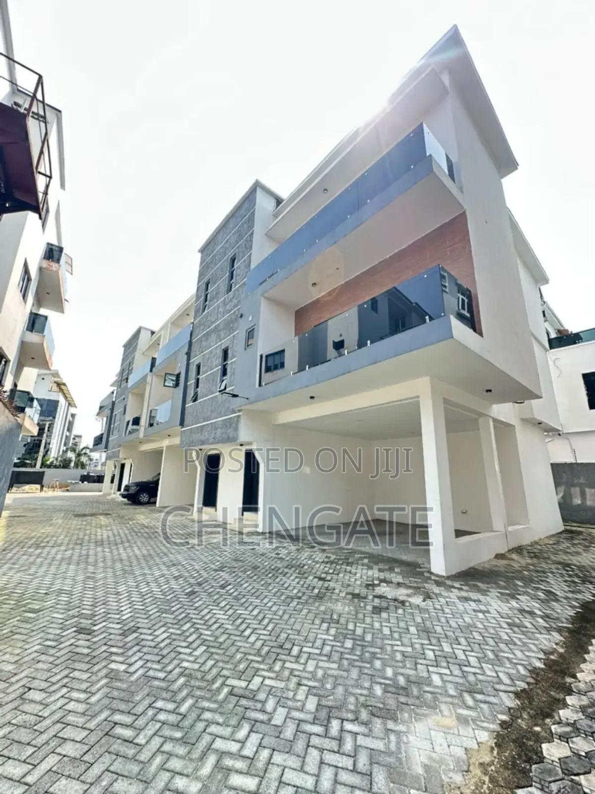 4bdrm Townhouse/Terrace in Ologolo for sale in Ologolo