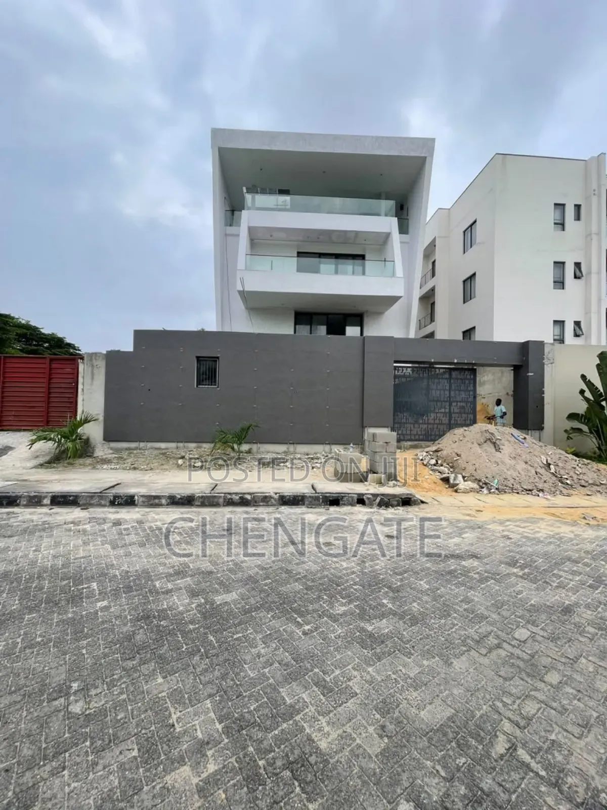 5bdrm Duplex in Banana Island for sale in Banana Island