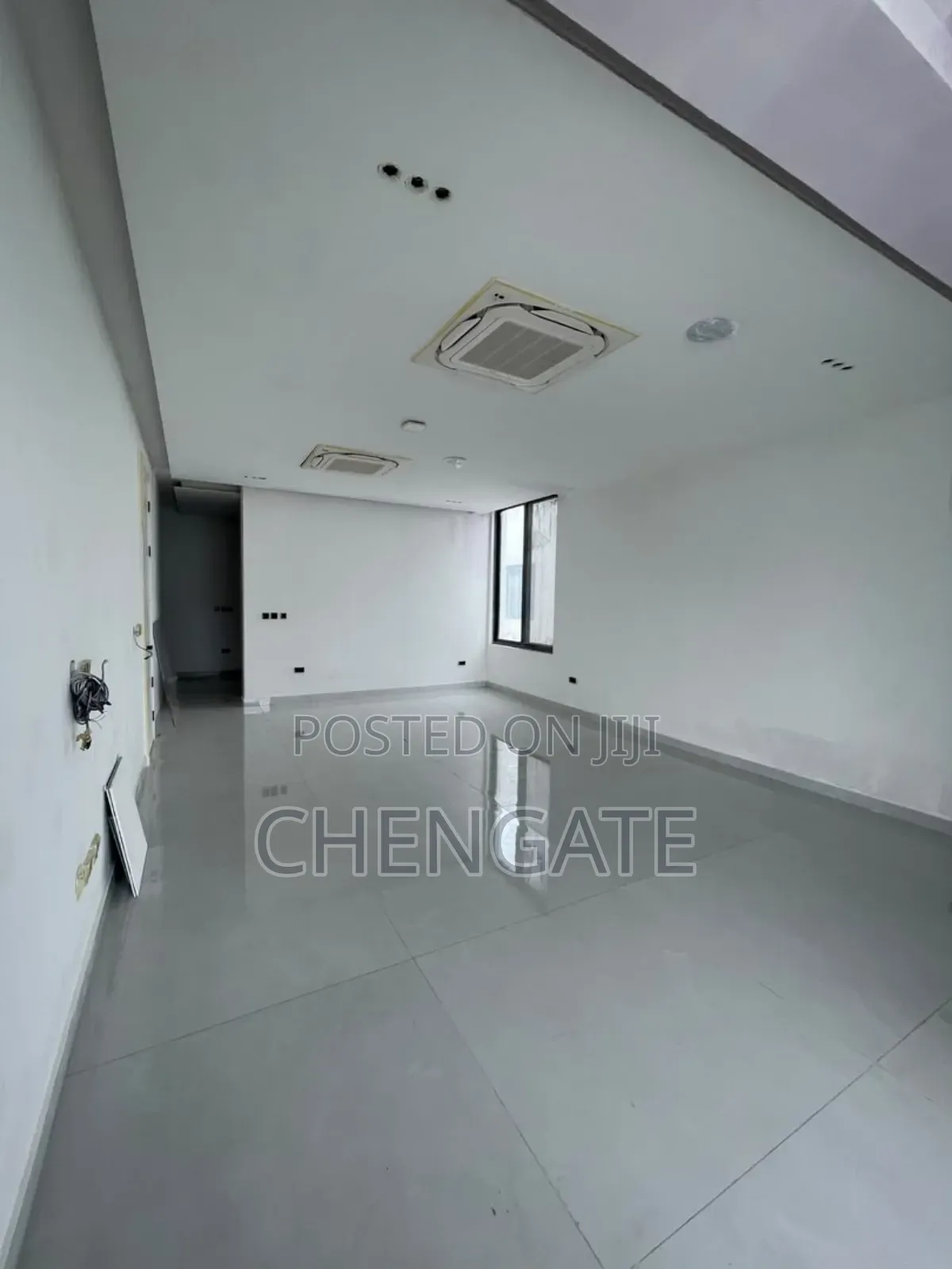 5bdrm Duplex in Banana Island for sale in Banana Island