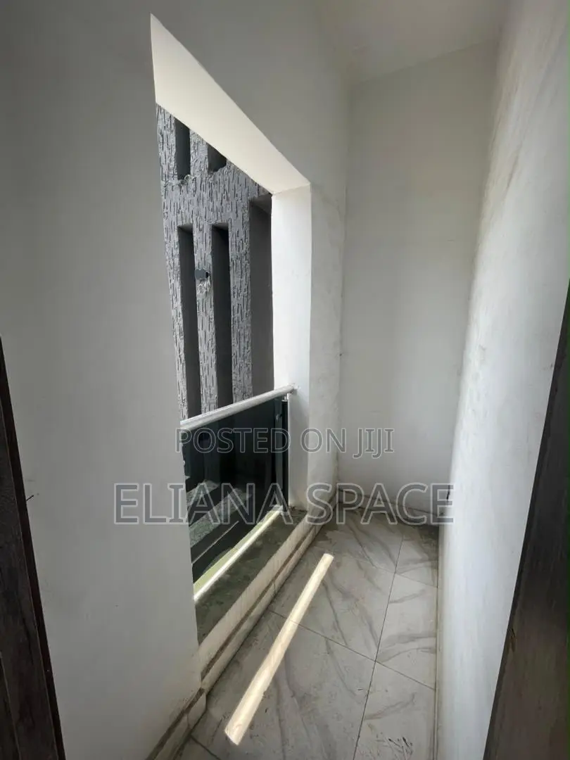 4bdrm Duplex in Orchid Road Lekki for sale in Lekki Phase 1