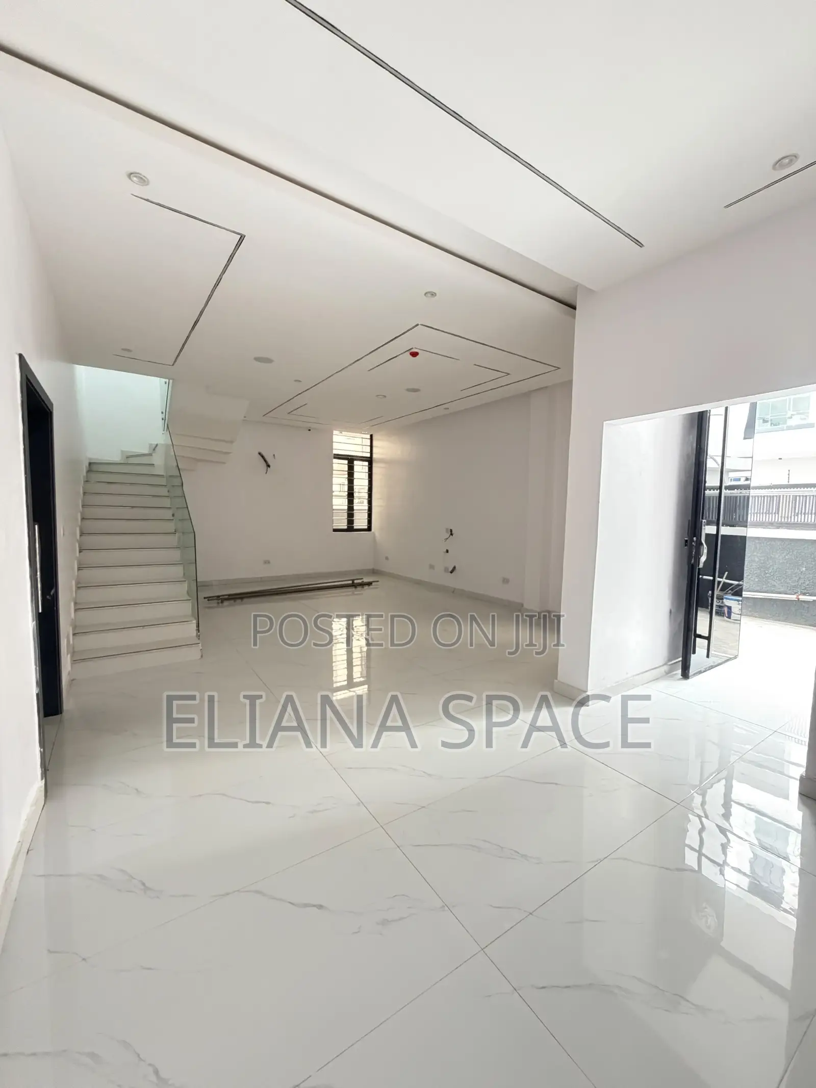 5bdrm Duplex in Omole Phase 2 for sale in Omole Phase 2