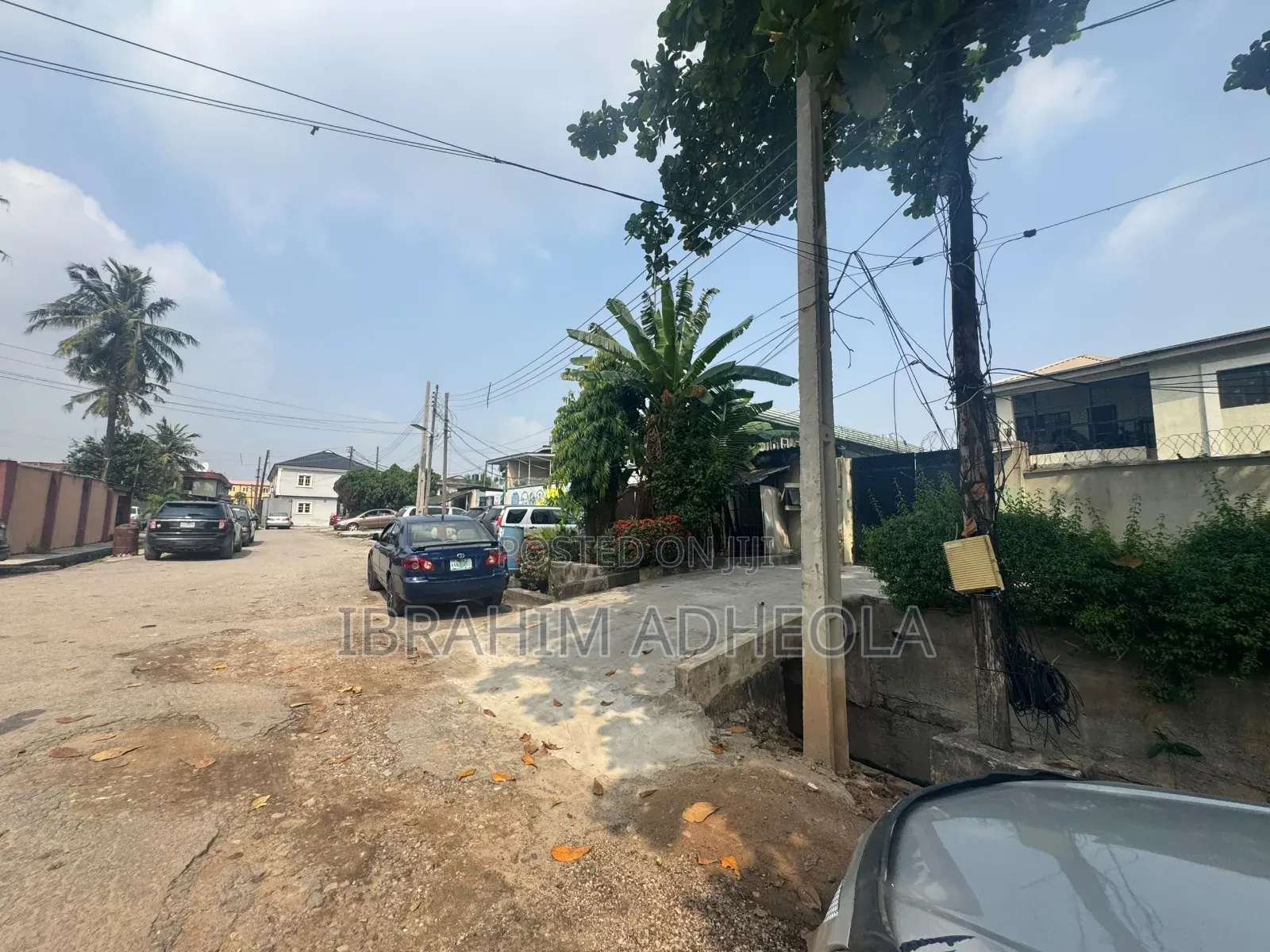 Land Measuring 820sqm With a Demolishable Structure on It, in a Love in Phase 2