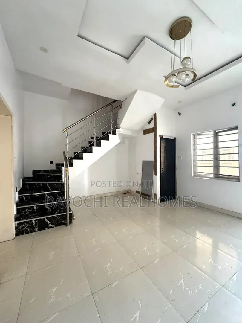 4bdrm Duplex in Ikota for rent in Ikota