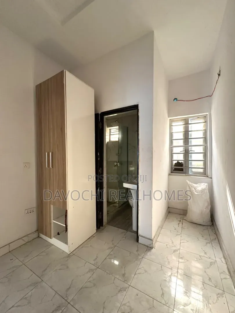 4bdrm Duplex in Ikota for rent in Ikota