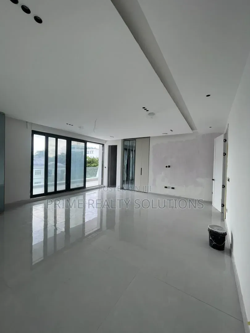 5bdrm Duplex in Banana Island Ikoyi for sale in Banana Island