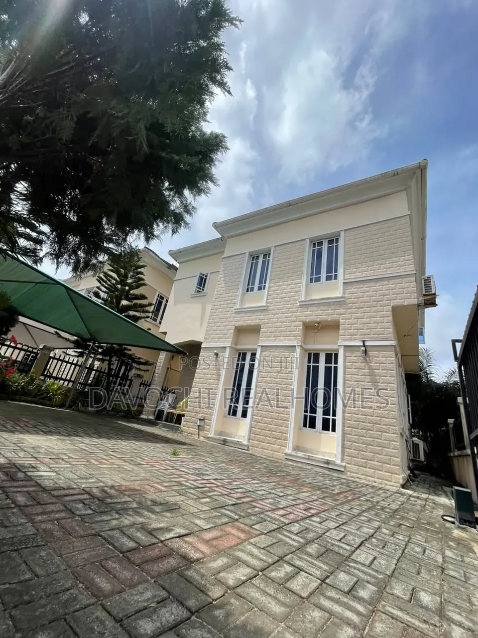 4bdrm Duplex in Mini Estate, Agungi for sale in Agungi
