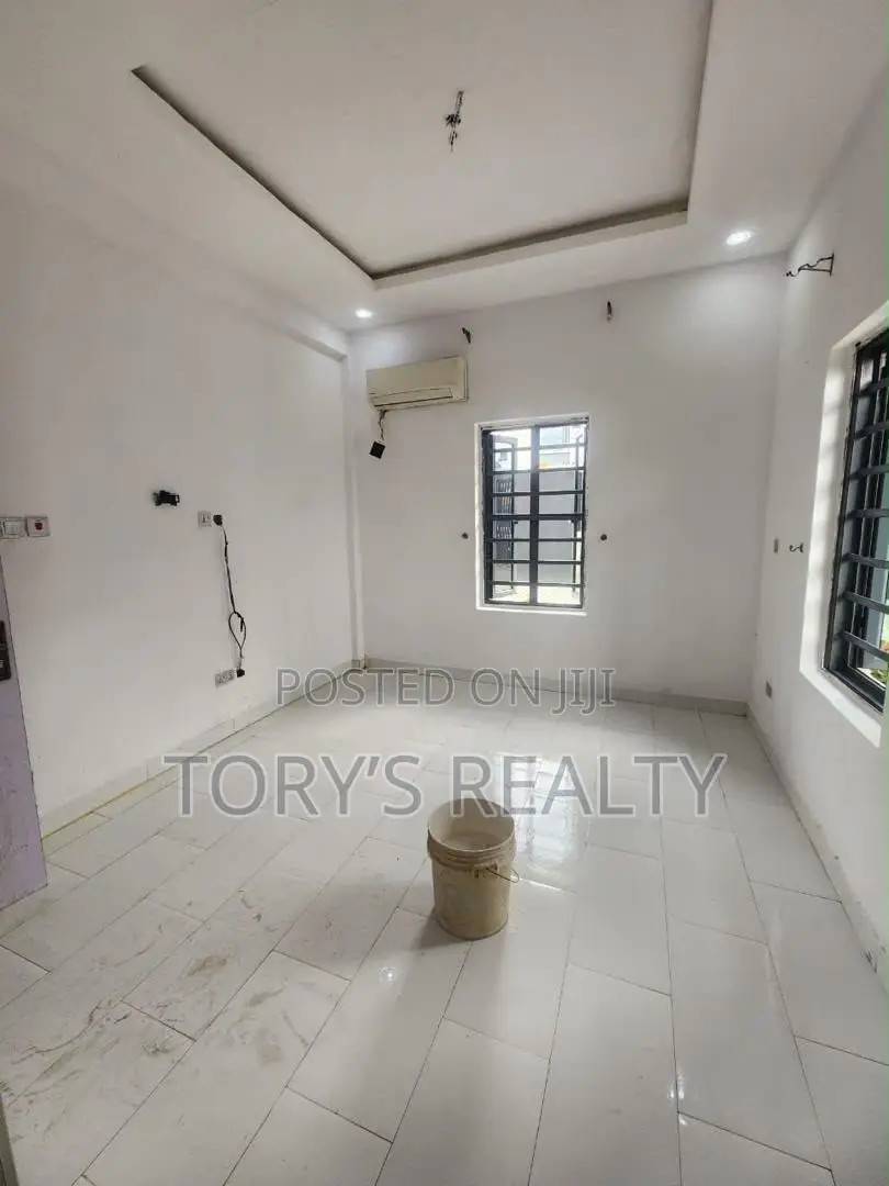 2bdrm Apartment in Lekki Phase 1 for rent in Lekki Phase 1