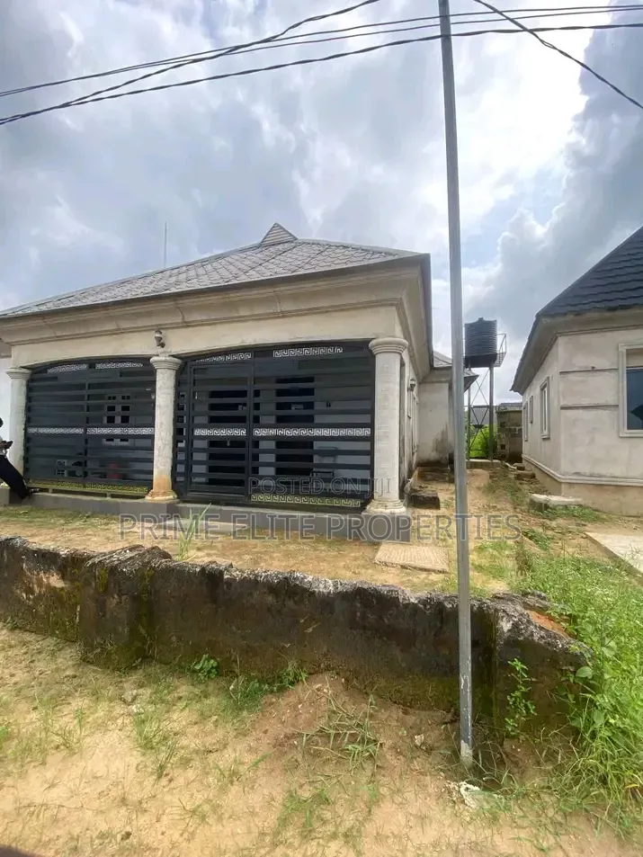 3bdrm Bungalow in Calabar Itu Road, for sale in Uyo