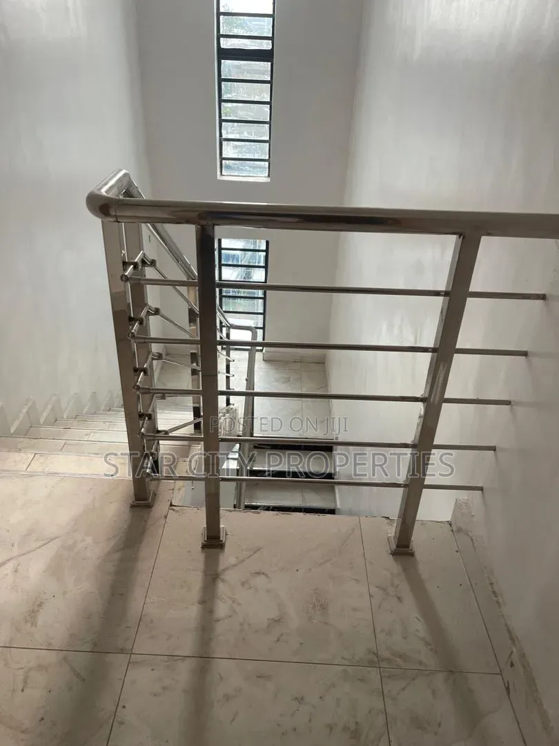 5bdrm Duplex in Ikeja, Adeniyi Jones for rent in Adeniyi Jones