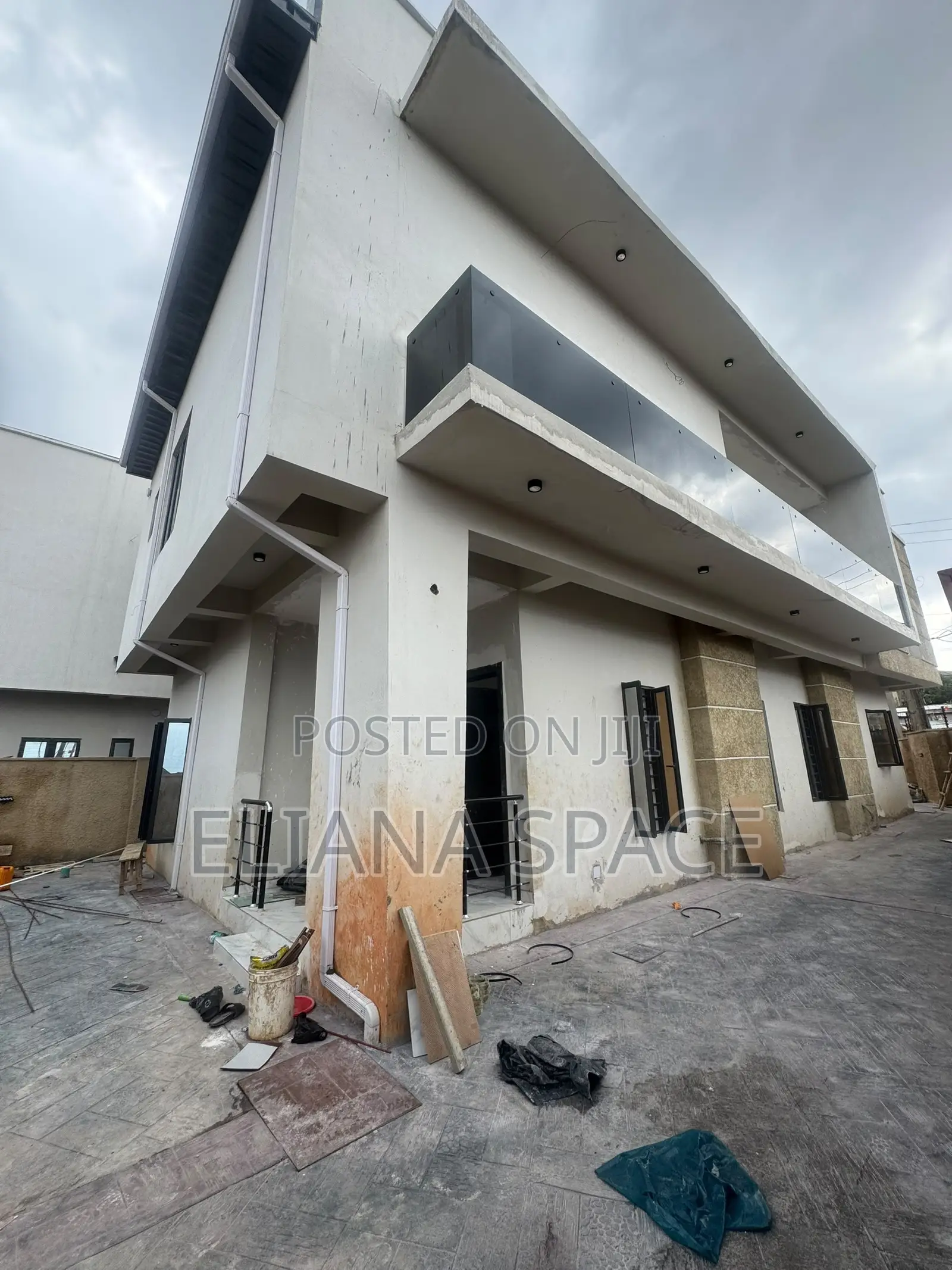 4bdrm Duplex in Fagba for sale in Fagba