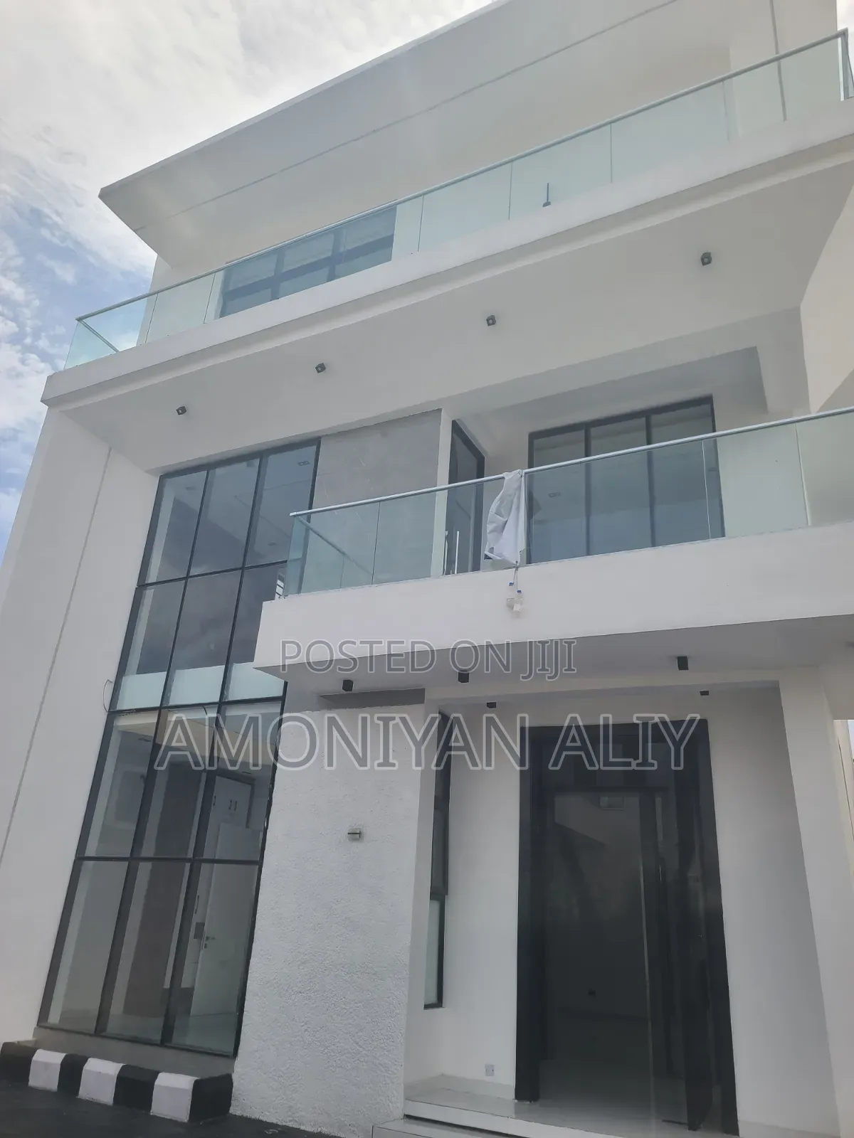 5bdrm Duplex in Megamond Estate for sale in Lekki Phase 1