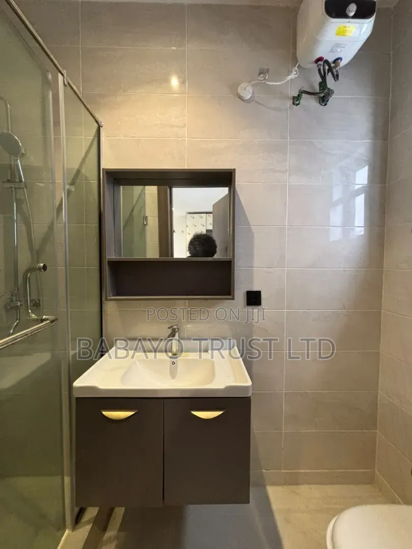 5bdrm Duplex in Osapa london for sale in Osapa london