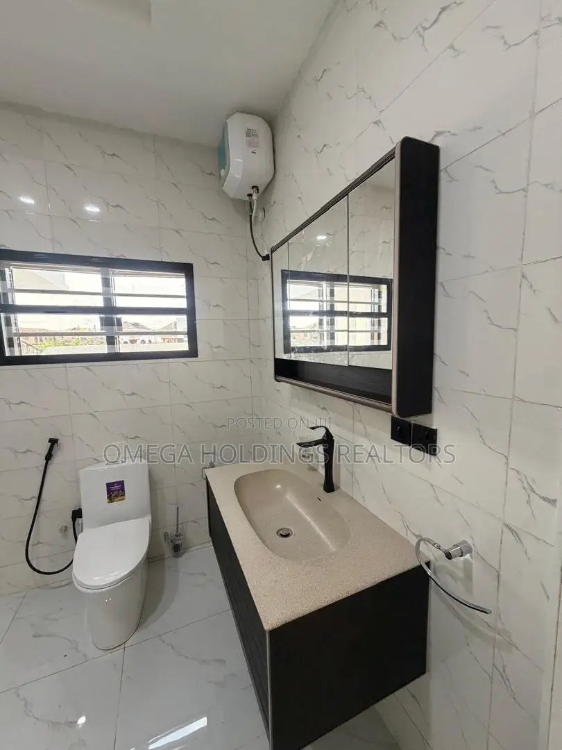 5bdrm Duplex in Cedarhaus Estate, Oluyole for sale in Oluyole