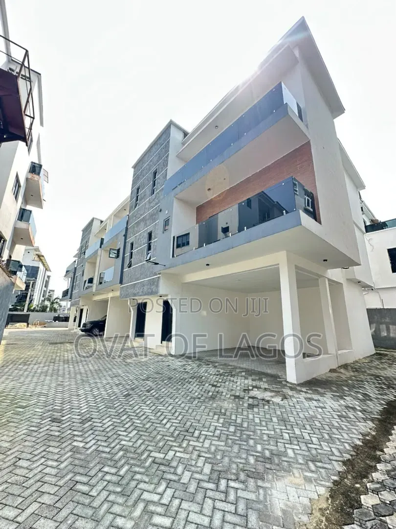 4bdrm Duplex in Ologolo for sale in Ologolo