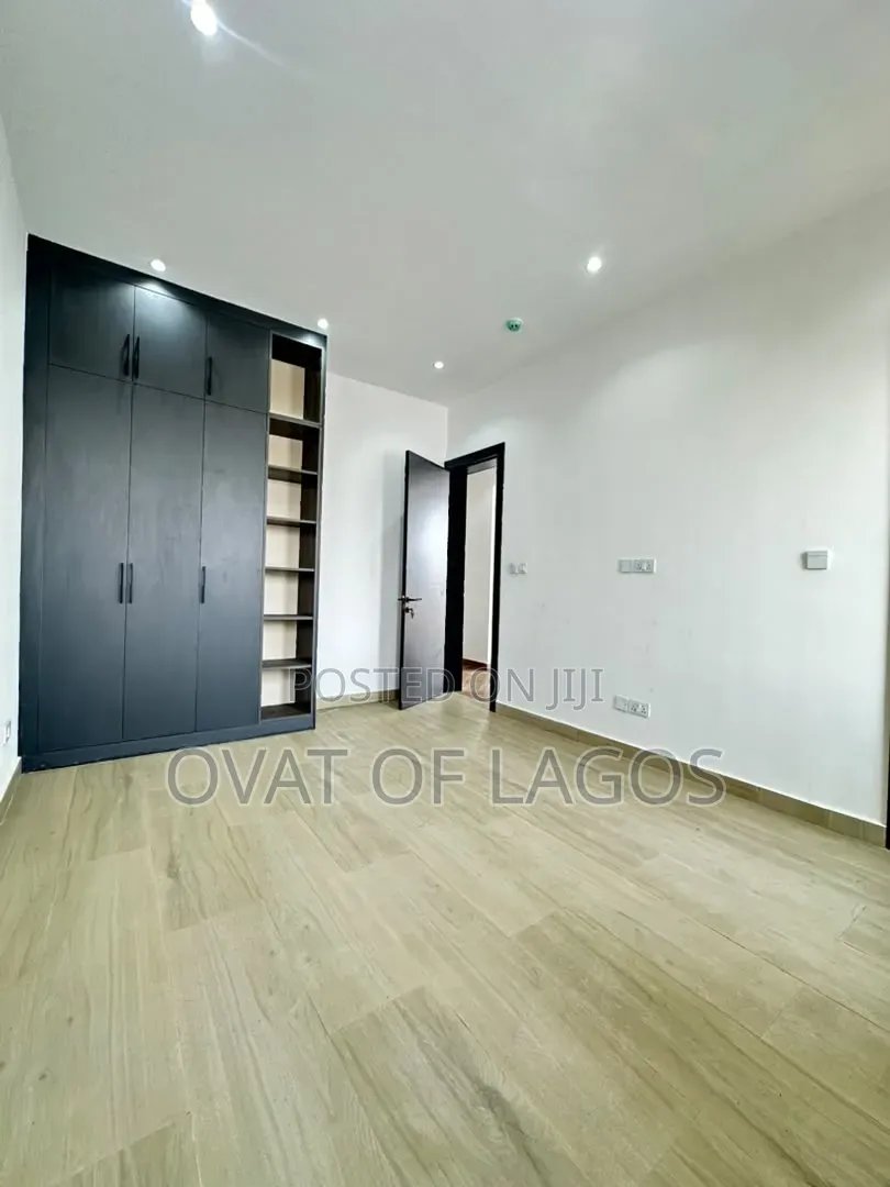 4bdrm Duplex in Chevron for sale in Chevron