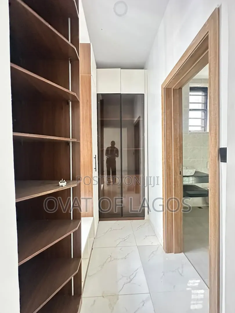 4bdrm Duplex in Ikota for sale in Ikota