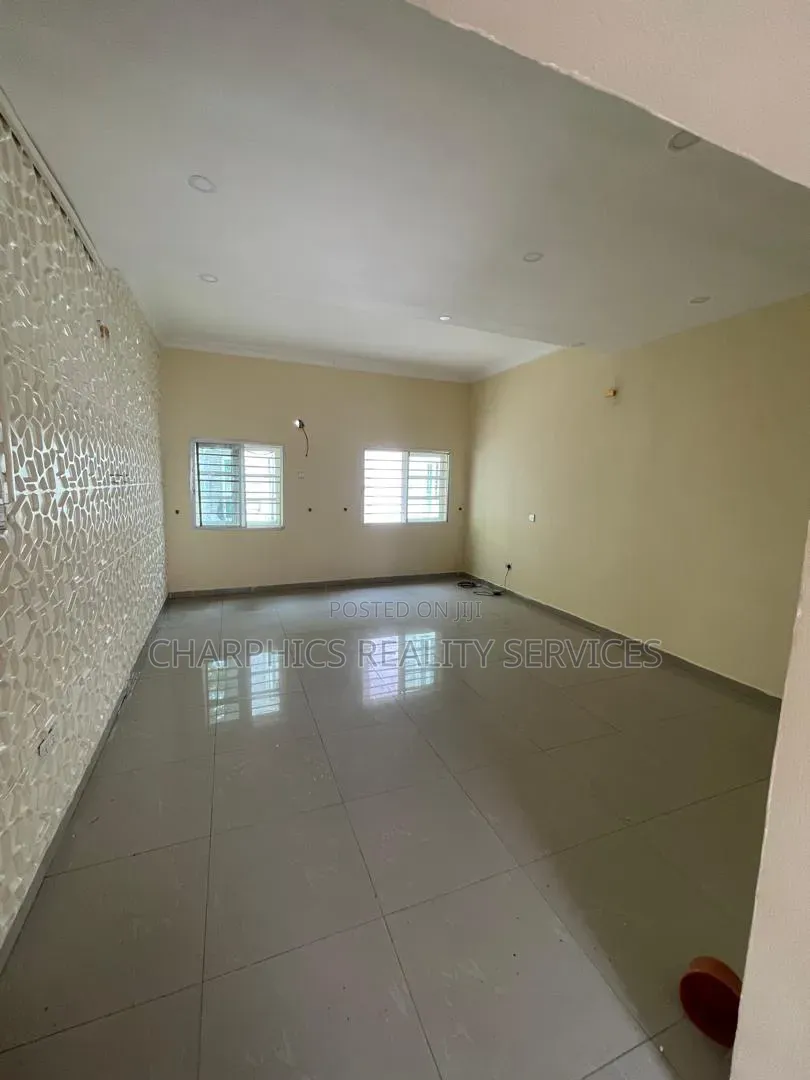 2bdrm Apartment in Lekki Phase 1 for rent in Lekki Phase 1