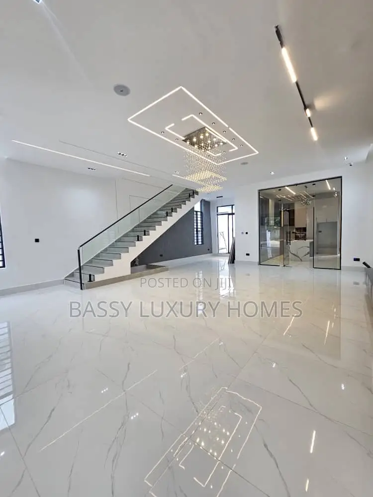 5bdrm Duplex in Lekki for sale in Lekki