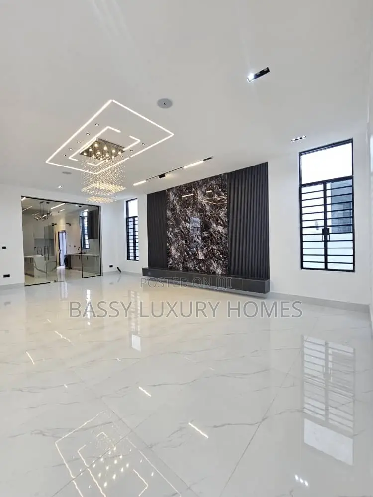 5bdrm Duplex in Lekki for sale in Lekki