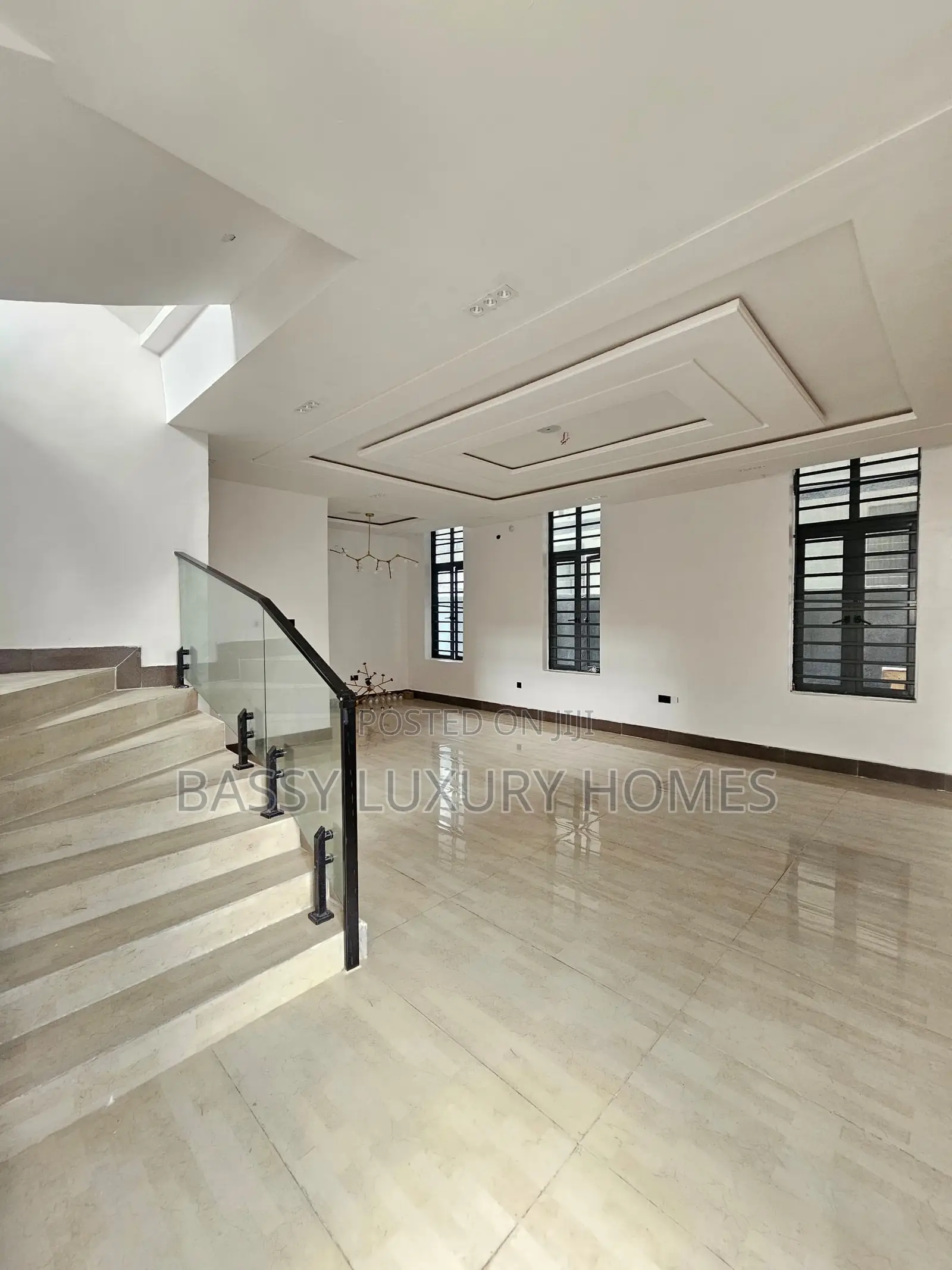 5bdrm Duplex in Lekki Phase 1 for sale in Lekki Phase 1