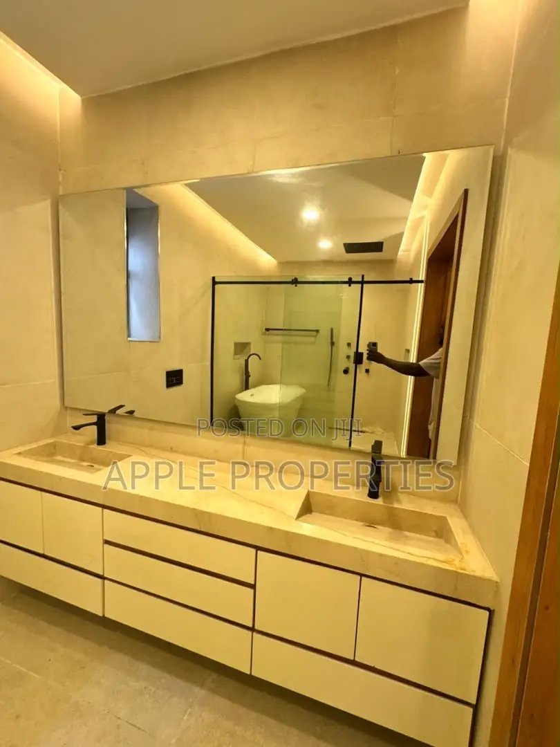 4bdrm House in Lekki Phase 1 for sale in Lekki Phase 1