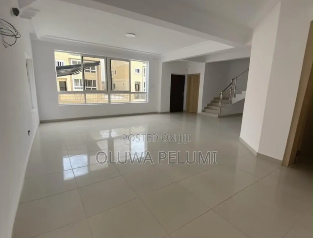 6bdrm Duplex in Western Foreshore, Osapa london for sale in Osapa london