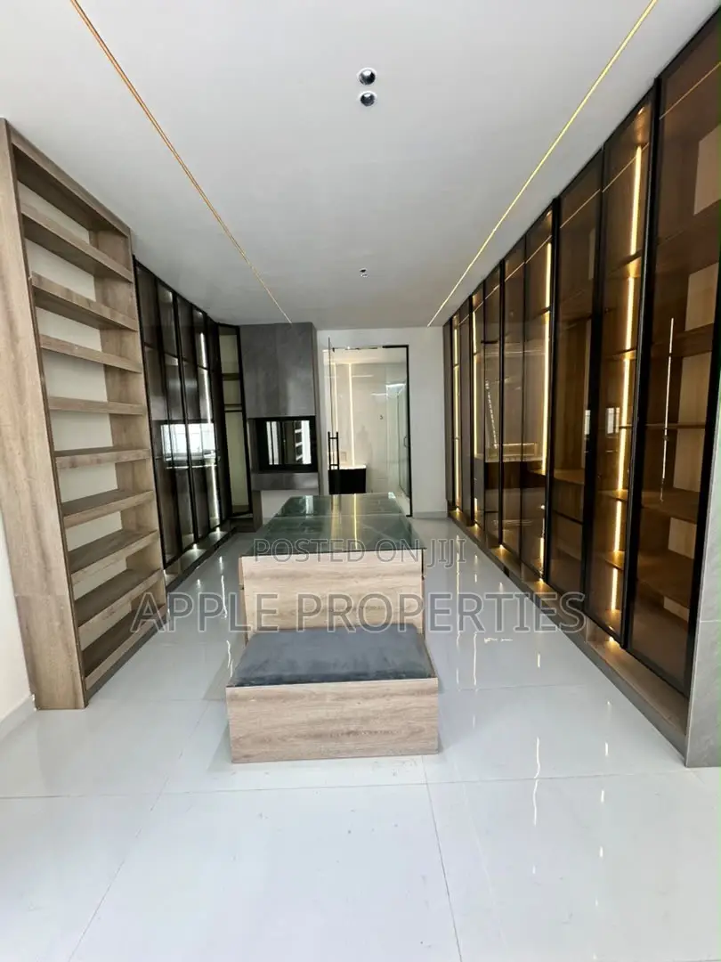 5bdrm Duplex in Lekki Phase 1 for sale in Lekki Phase 1