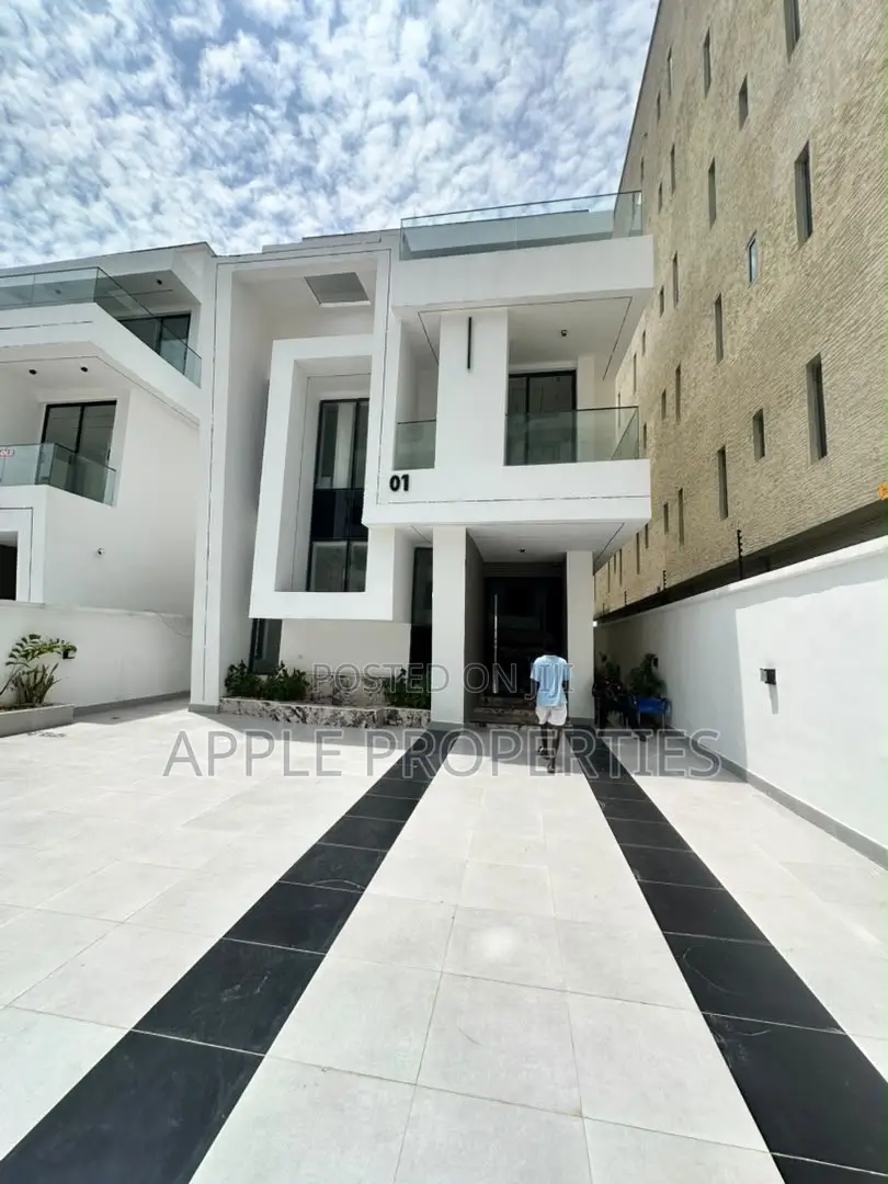 5bdrm Duplex in Lekki Phase 1 for sale in Lekki Phase 1