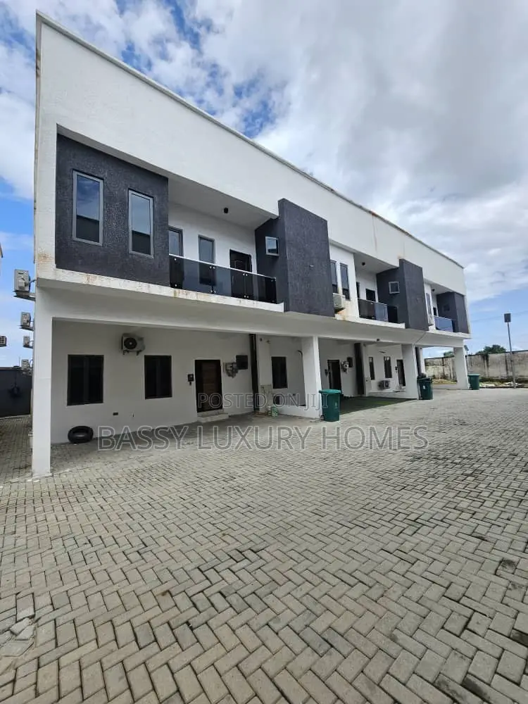 4bdrm Duplex in Abraham Adesanya Estate for sale in Abraham Adesanya Estate
