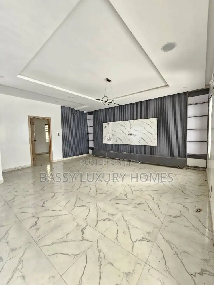 4bdrm Duplex in Abraham Adesanya Estate for sale in Abraham Adesanya Estate