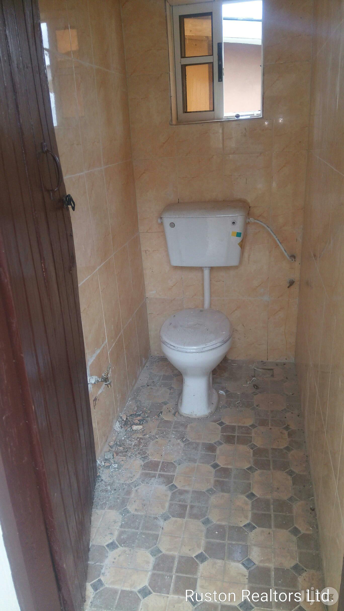16 Rooms Building Ideal for Commercial Purposes in Ibadan
