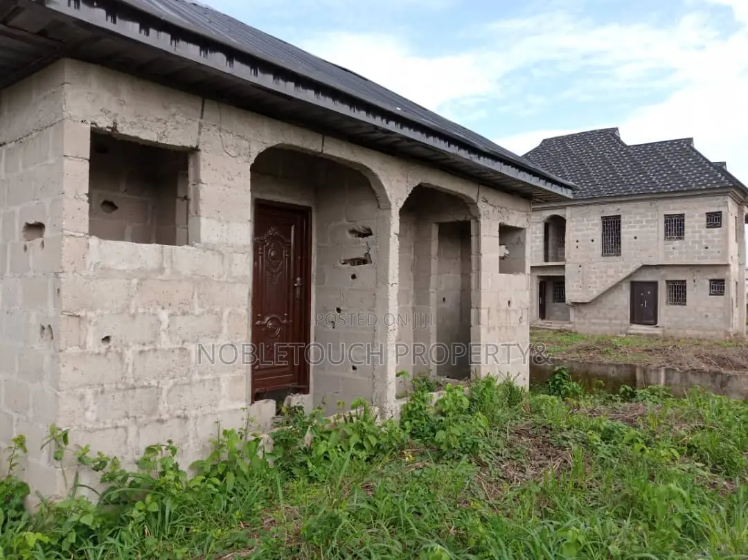 A Well Modern 4bedroom Bungalow With Jiraf Roofing On 2plots in Ifo