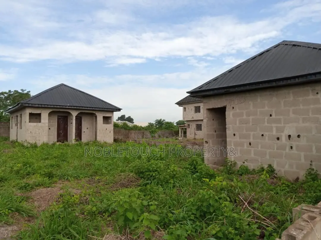 A Well Modern 4bedroom Bungalow With Jiraf Roofing On 2plots in Ifo