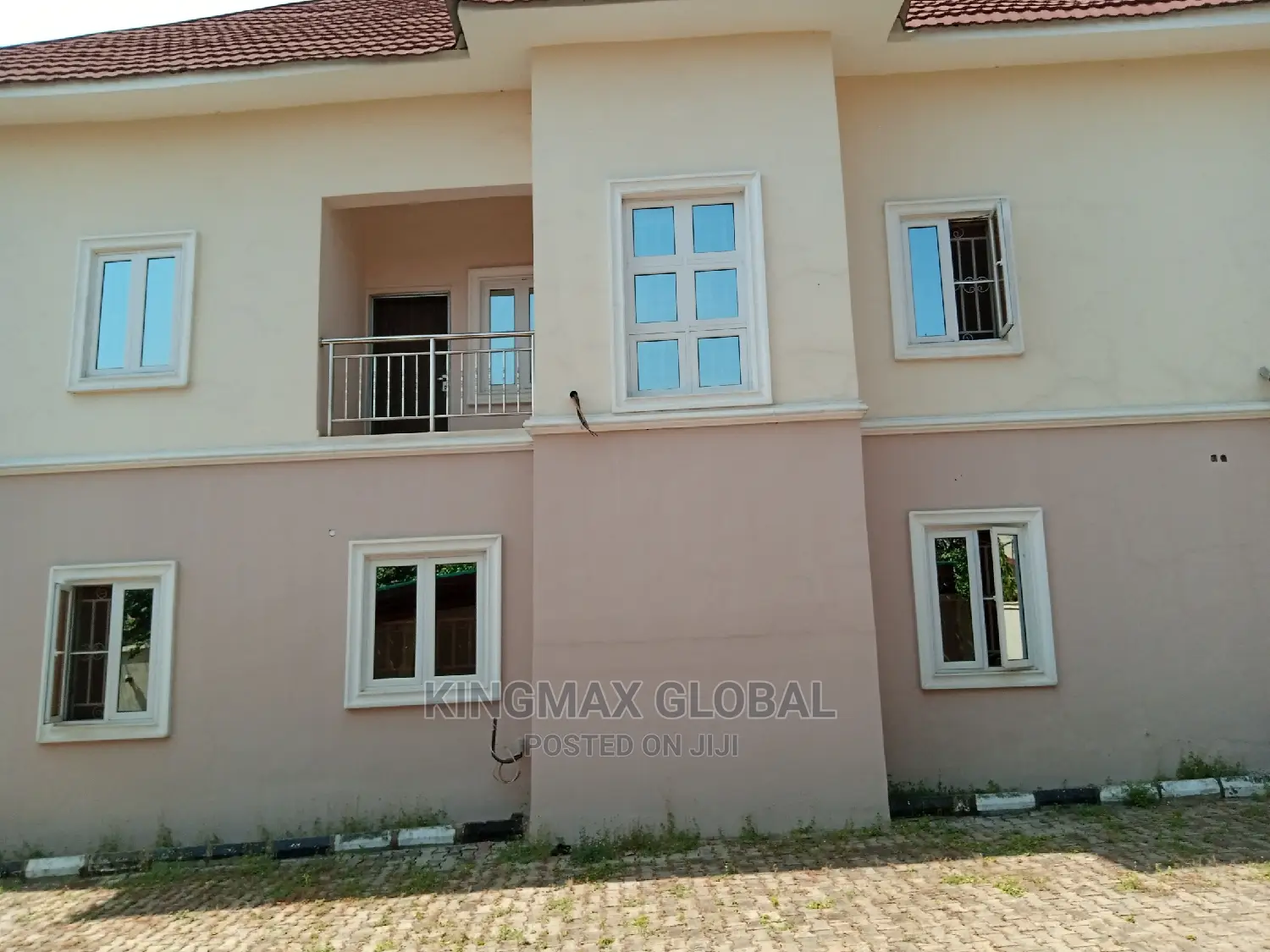 For Sales: Spacious Luxury 6 Bedroom Duplex With 2bedrom Guest House. in Gwarinpa