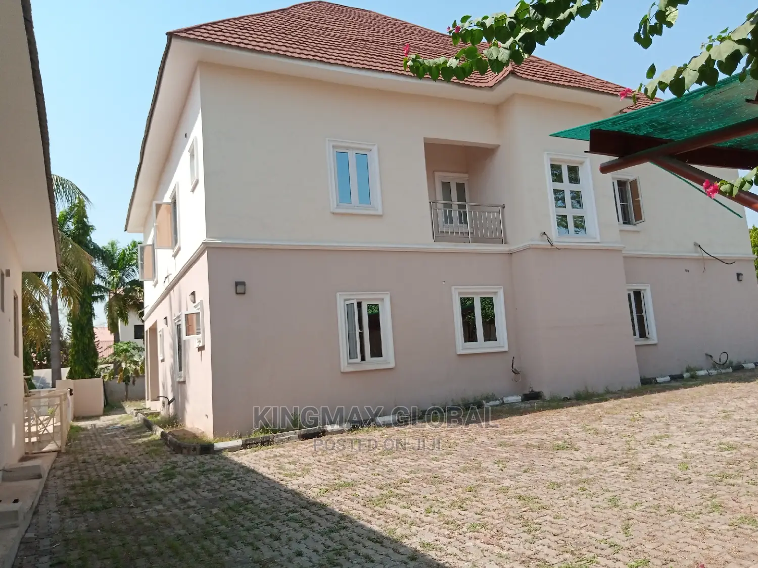 For Sales: Spacious Luxury 6 Bedroom Duplex With 2bedrom Guest House. in Gwarinpa