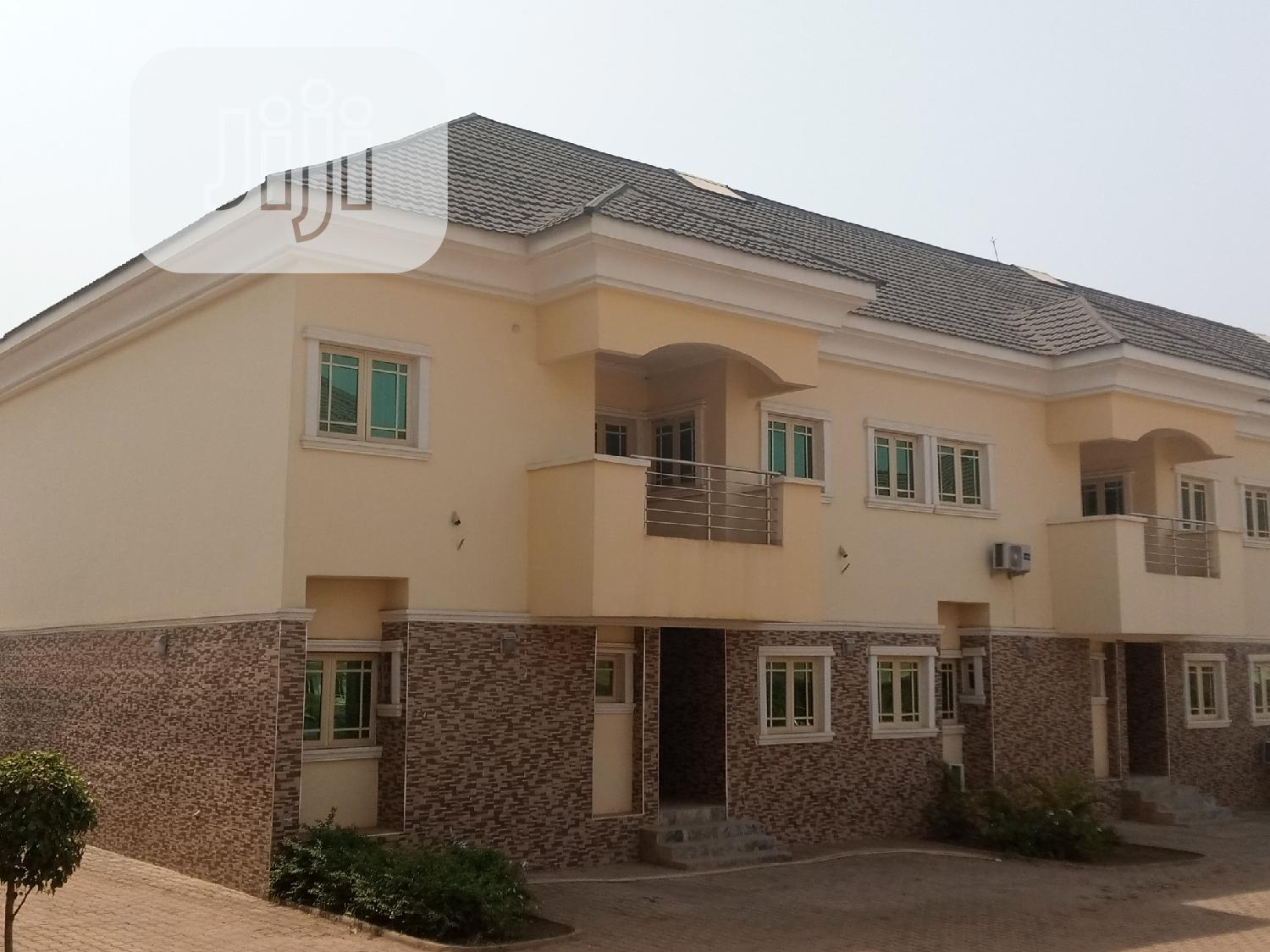 4bdrm Duplex in Durumi for sale in Durumi