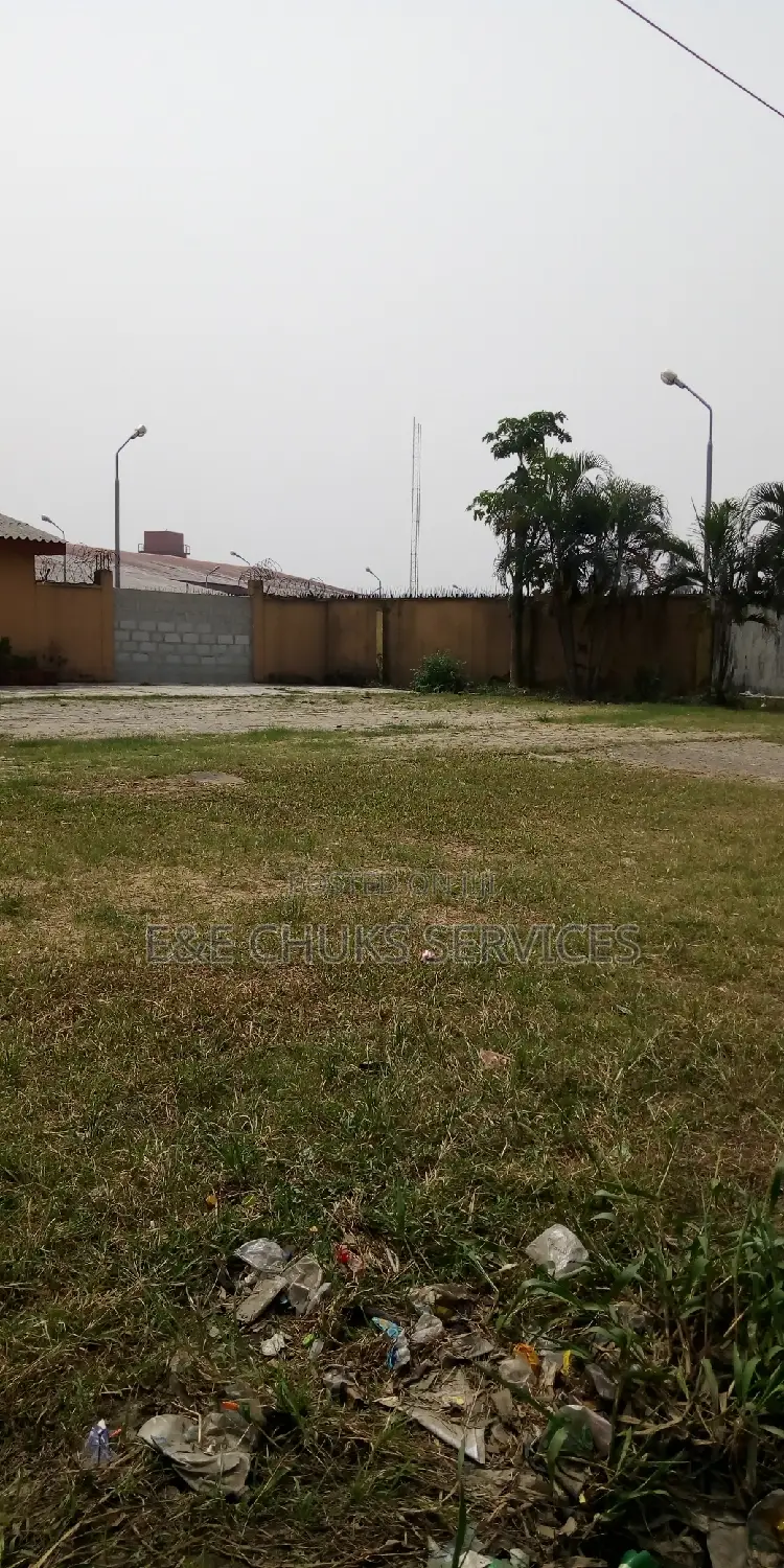 Multipurpose Space For Eateries, Bars, Car Link, Restaurant, Etc in Obio-Akpor