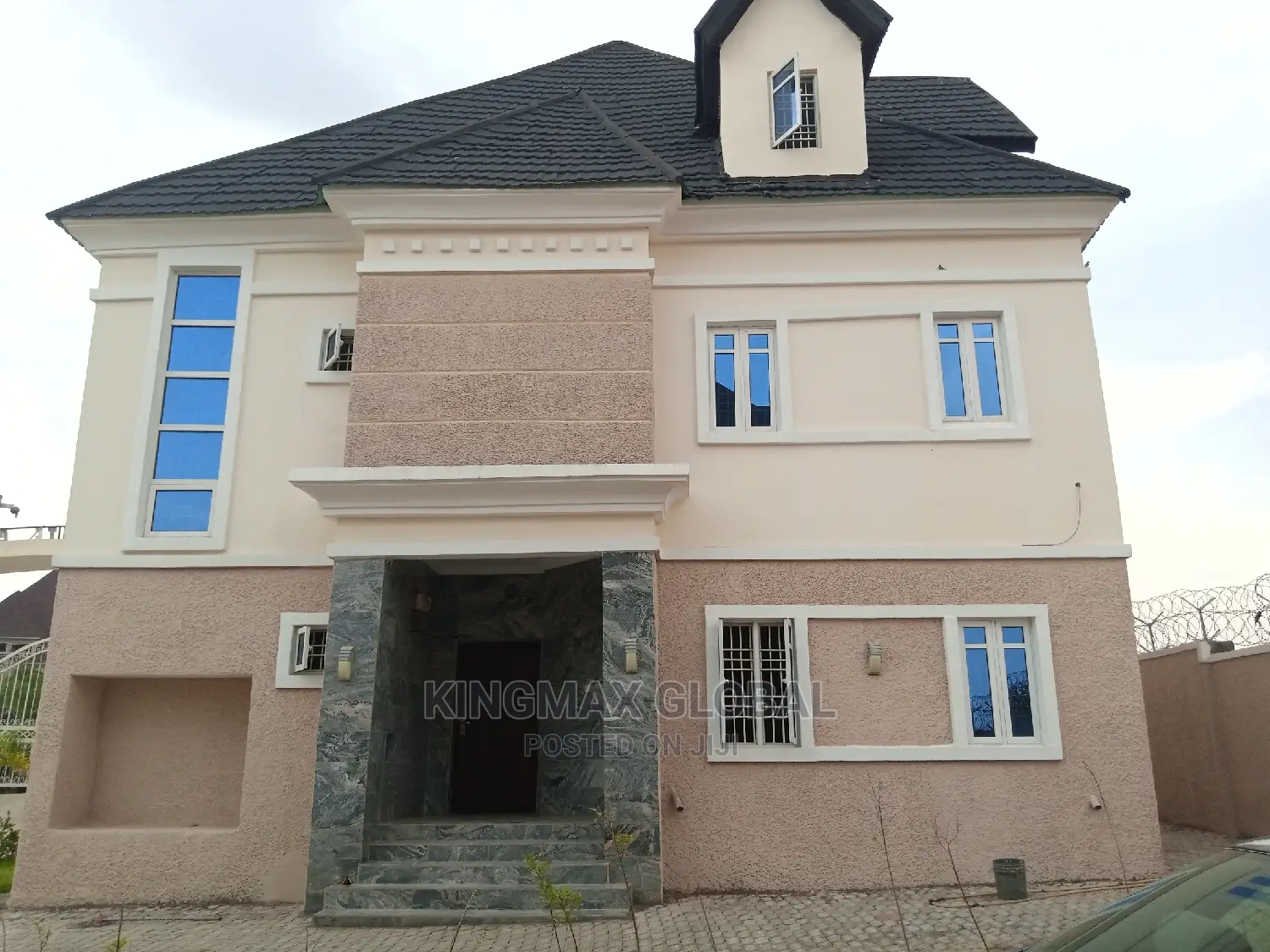 Furnished 6bdrm Duplex in Gwarinpa for Sale in Gwarinpa