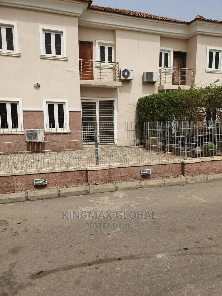 4bdrm Duplex in Gwarinpa for sale in Gwarinpa