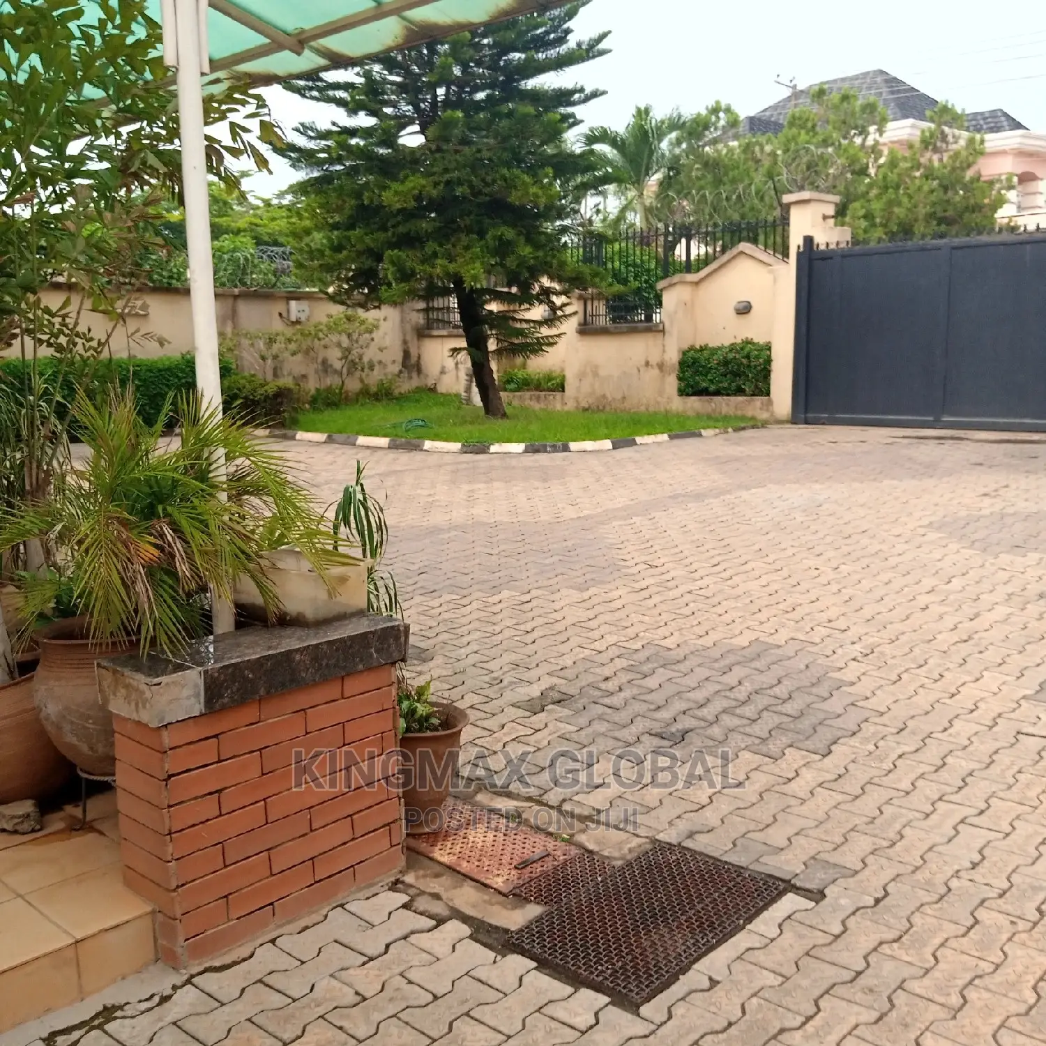 4bdrm Duplex in Gaduwa for sale in Gaduwa