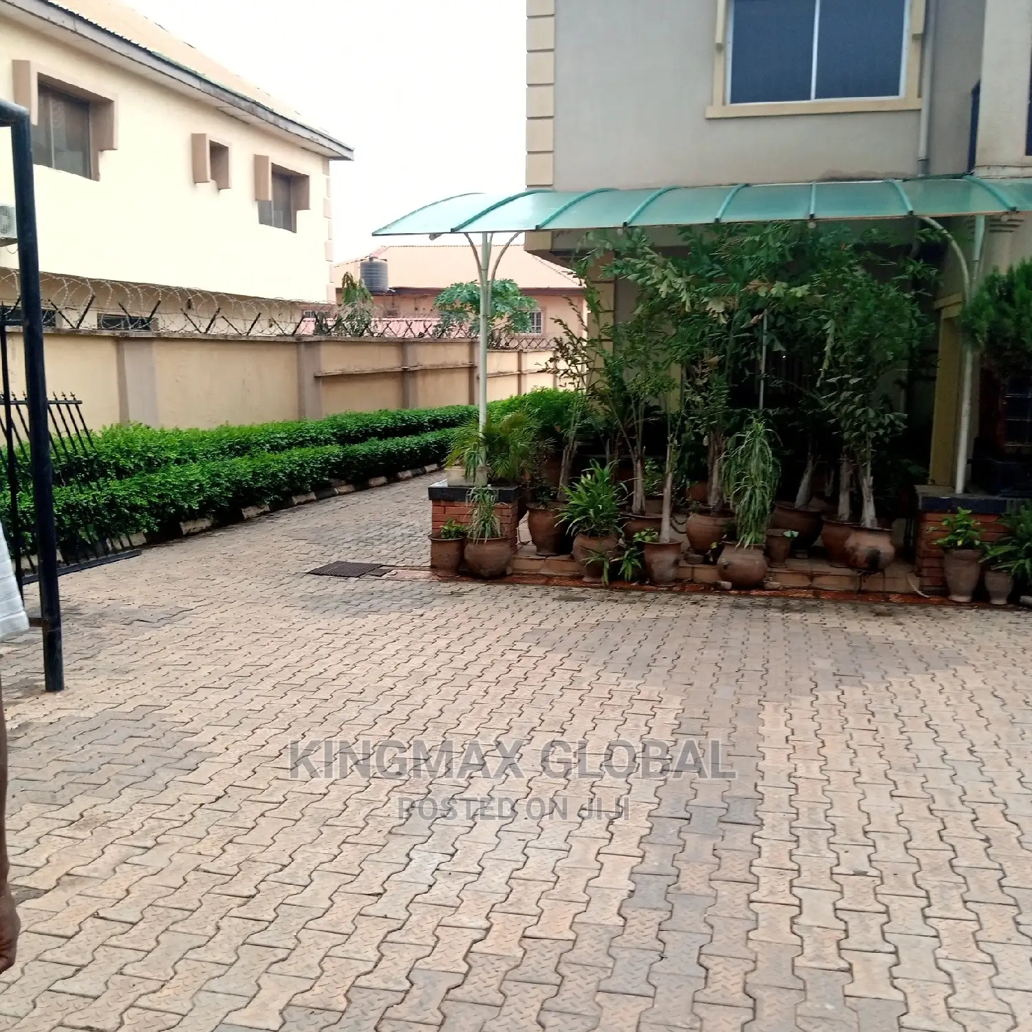 4bdrm Duplex in Gaduwa for sale in Gaduwa