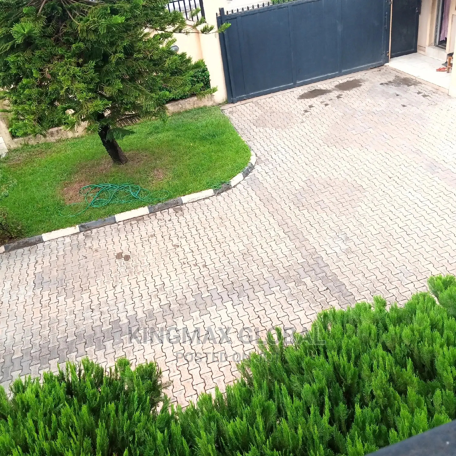 4bdrm Duplex in Gaduwa for sale in Gaduwa