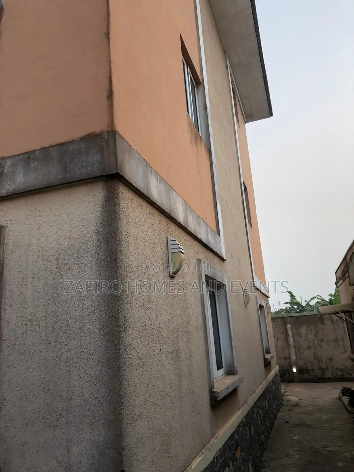 Luxury Mini Flats in a Serene Neighborhood Near Sango-Otta in Ibadan