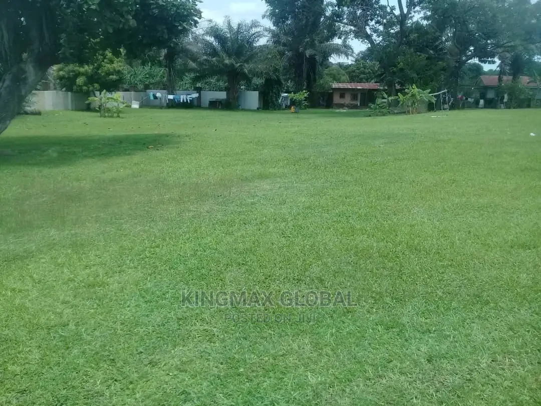 Distress Sale;3300sqm Land in CBD Abuja in Central Business District