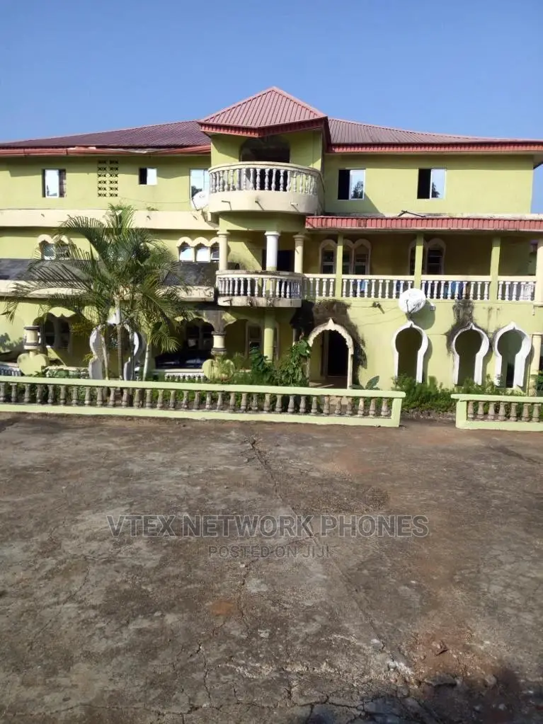 Furnished 10bdrm Chalet in Ikom for sale in Ikom