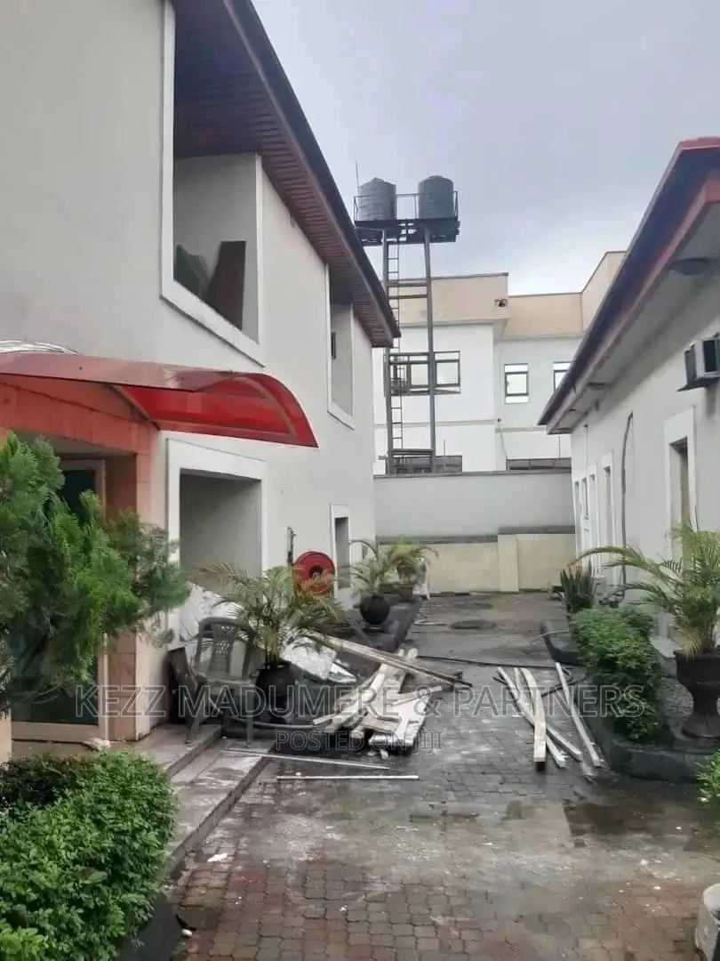 For Sale:A Functionall Hotel in Port Harcourt, Rivers State in Port-Harcourt
