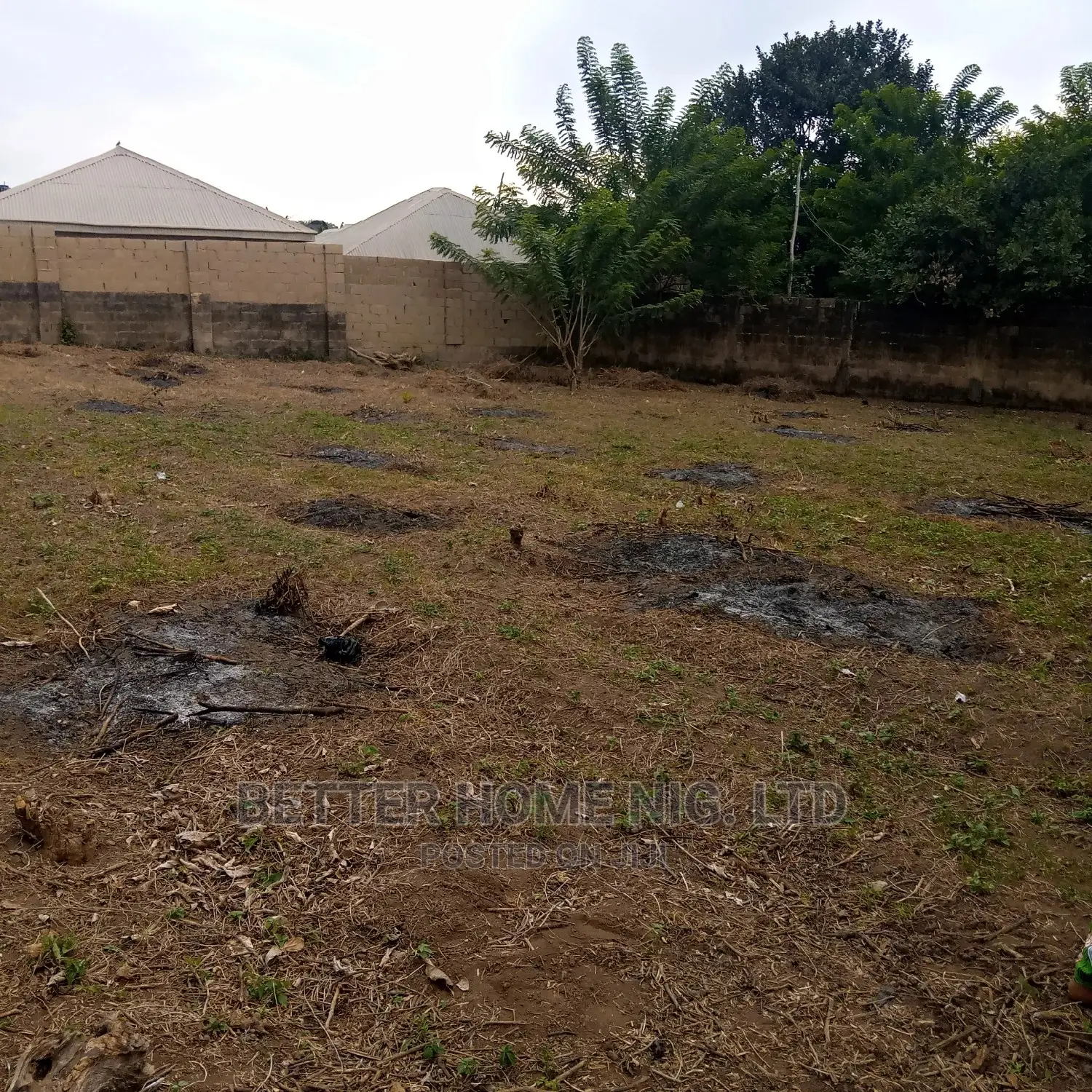 A Plot of Land Whit Register Survay in Oluyole