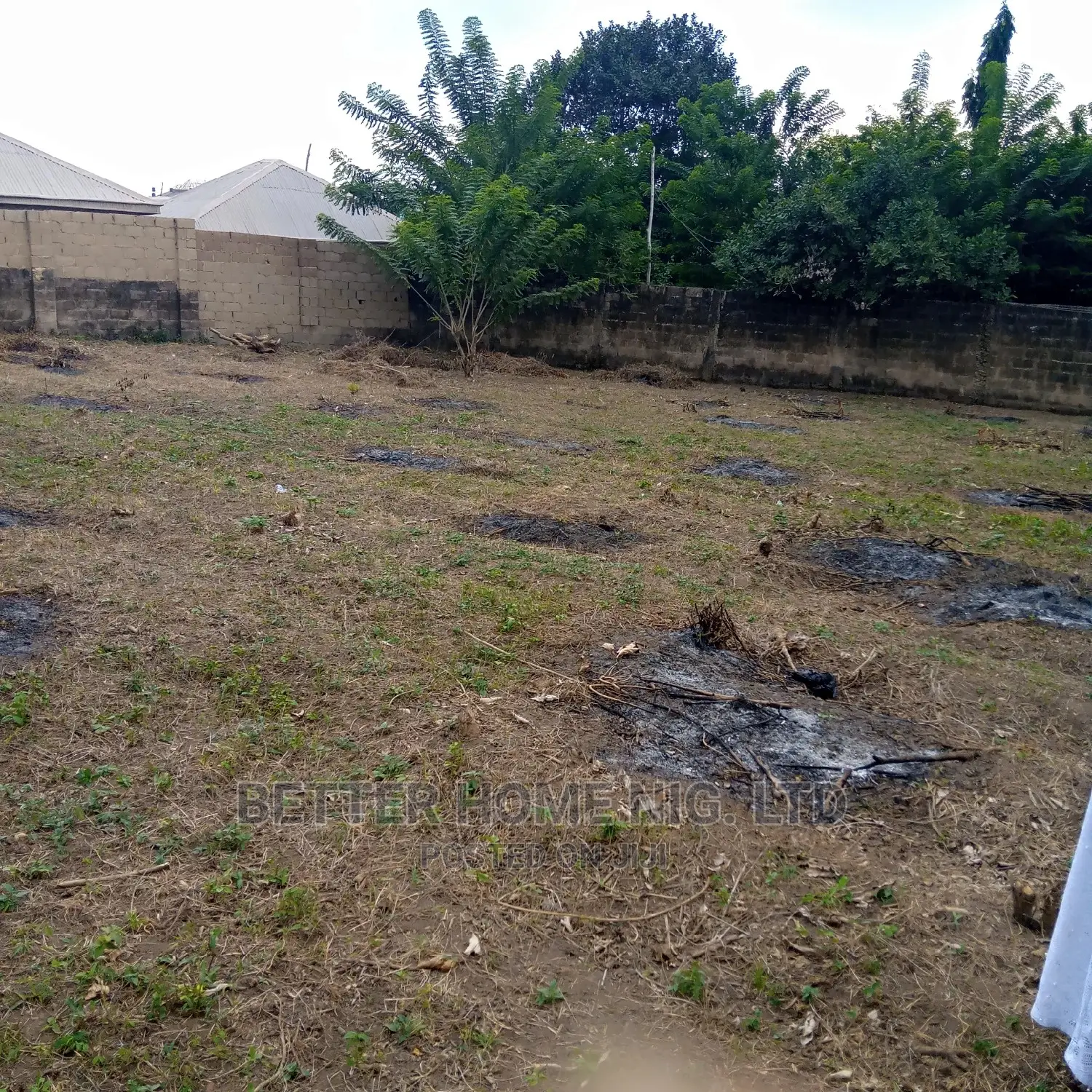 A Plot of Land Whit Register Survay in Oluyole
