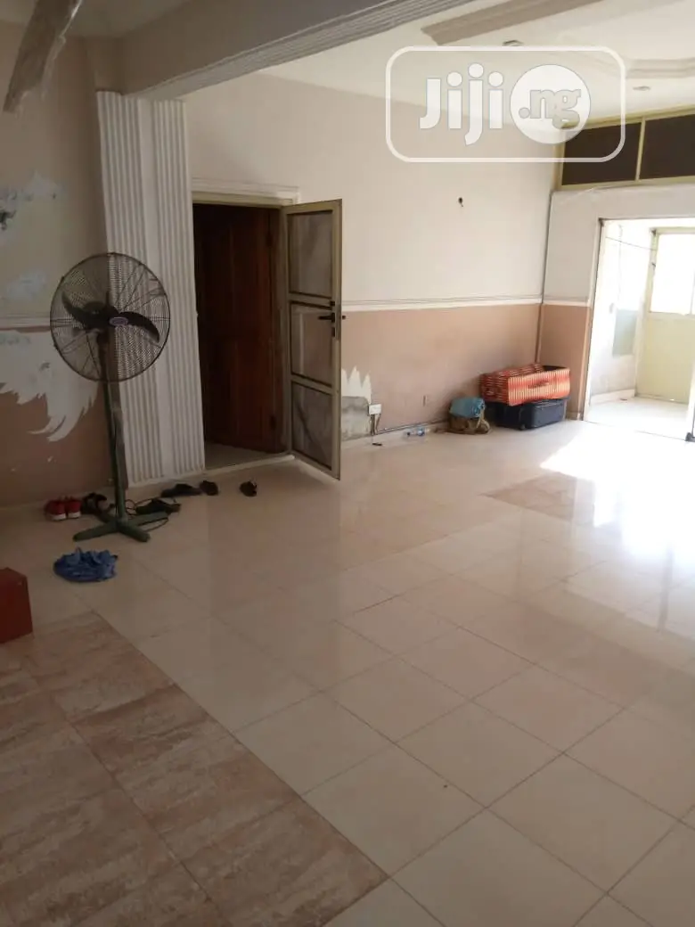 3bdrm Apartment in Cbn Estate, Amuwo-Odofin for sale in Amuwo-Odofin